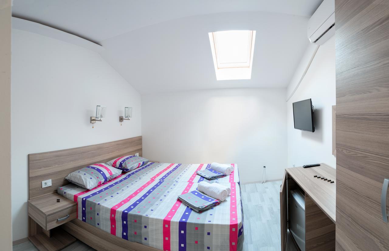 Atina Lux Hostel Leskovac  Exterior photo