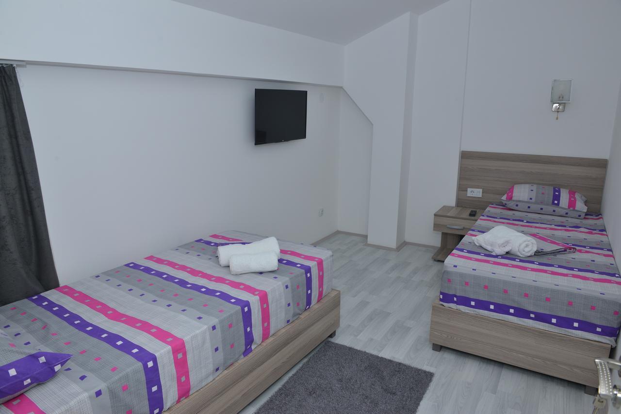 Atina Lux Hostel Leskovac  Exterior photo