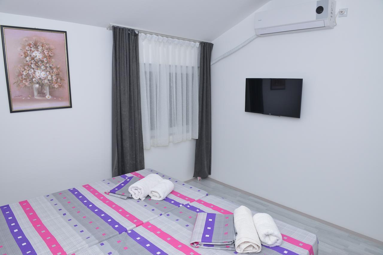 Atina Lux Hostel Leskovac  Exterior photo